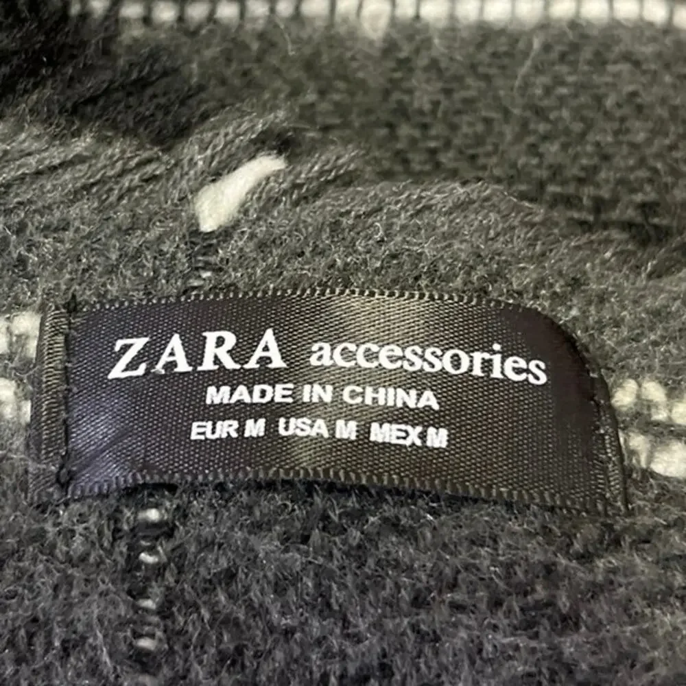 Zara Women's Black Gray Striped Knit Fringe Shawl Wrap Scarf Size M